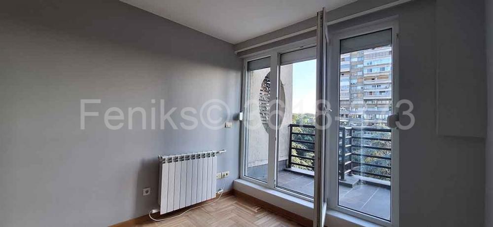 Stan na prodaju u Beogradu, Voždovac, trosoban, 79m2, cena 180000 evra