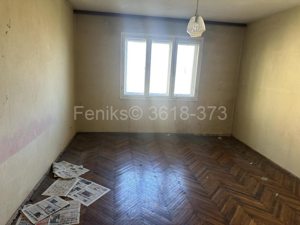 Stan na prodaju u Beogradu, Karaburma, trosoban, 74m2, cena 126000 evra