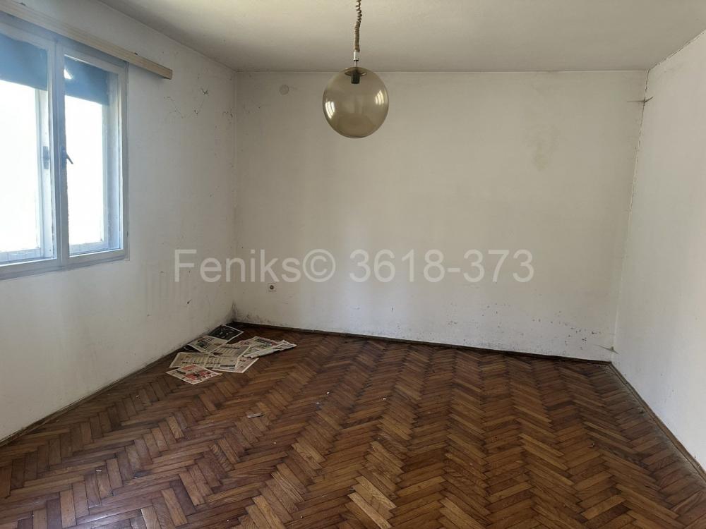 Stan na prodaju u Beogradu, Karaburma, trosoban, 74m2, cena 126000 evra
