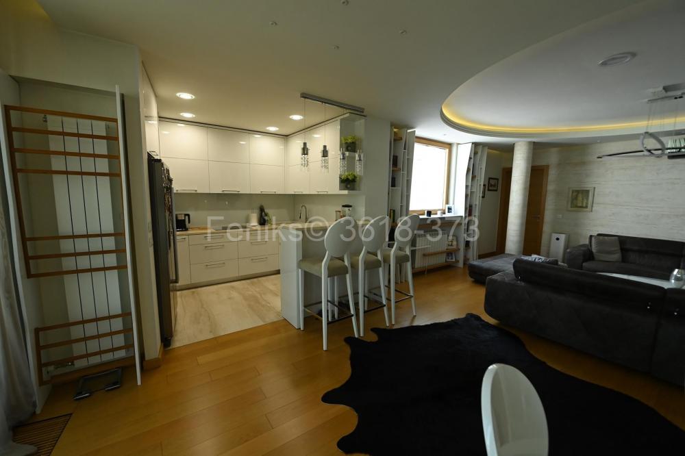 Stan na prodaju u Beogradu, Vukov spomenik, 400m2, cena 1080000 evra