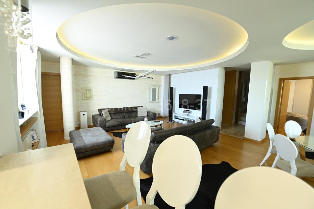 Stan na prodaju u Beogradu, Vukov spomenik, 400m2, cena 1080000 evra