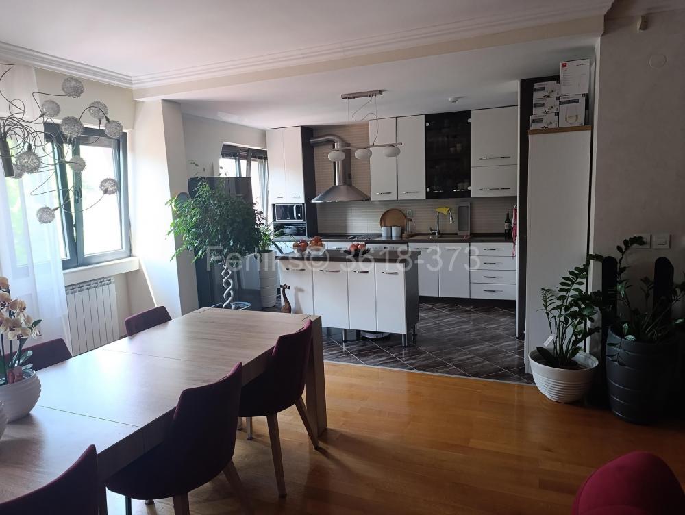 Stan na prodaju u Beogradu, Beograd (centar), cetvorosoban, 142m2, cena 420000 evra