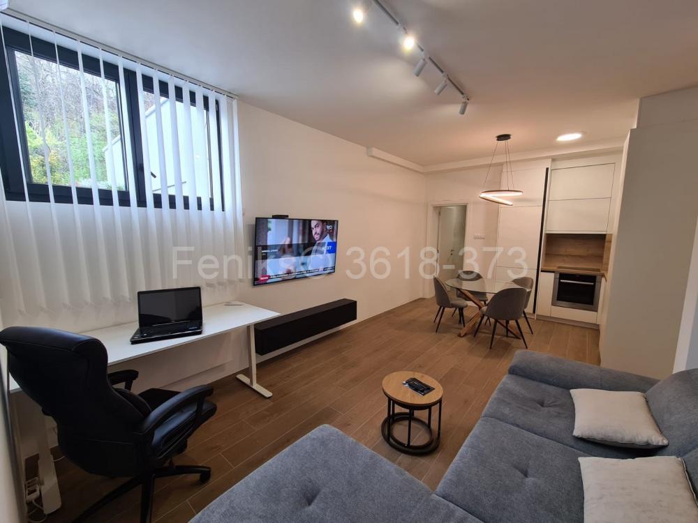 Stan na prodaju u Beogradu, Dedinje, jednosoban, 45m2, cena 165000 evra