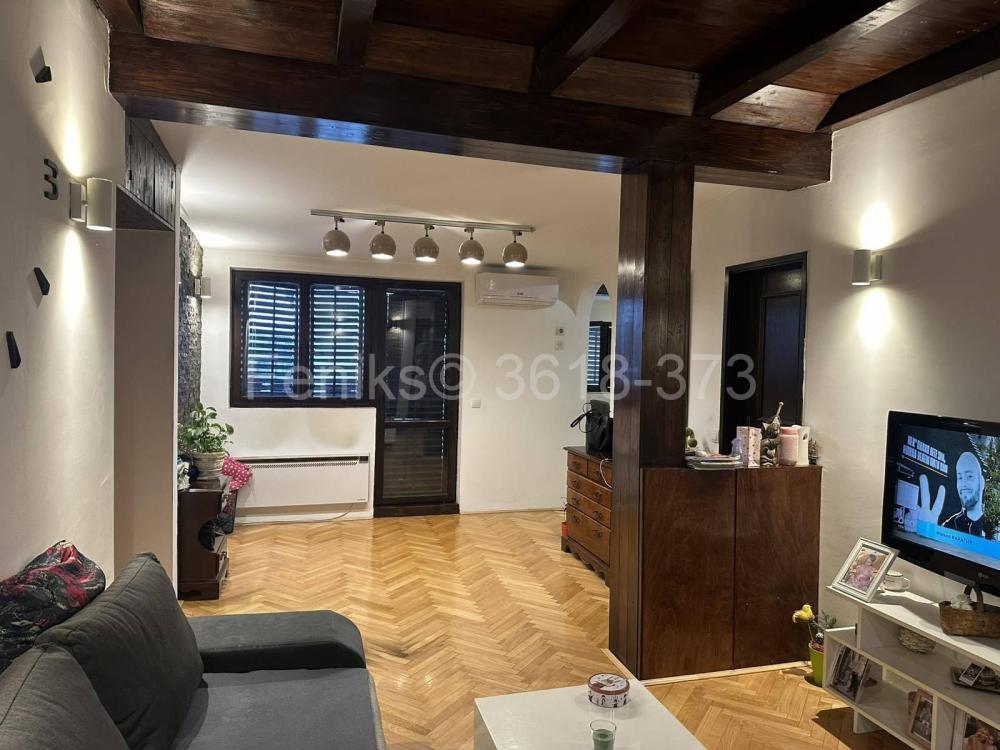 Stan na prodaju u Beogradu, Đeram pijaca, troiposoban, 81m2, cena 300000 evra