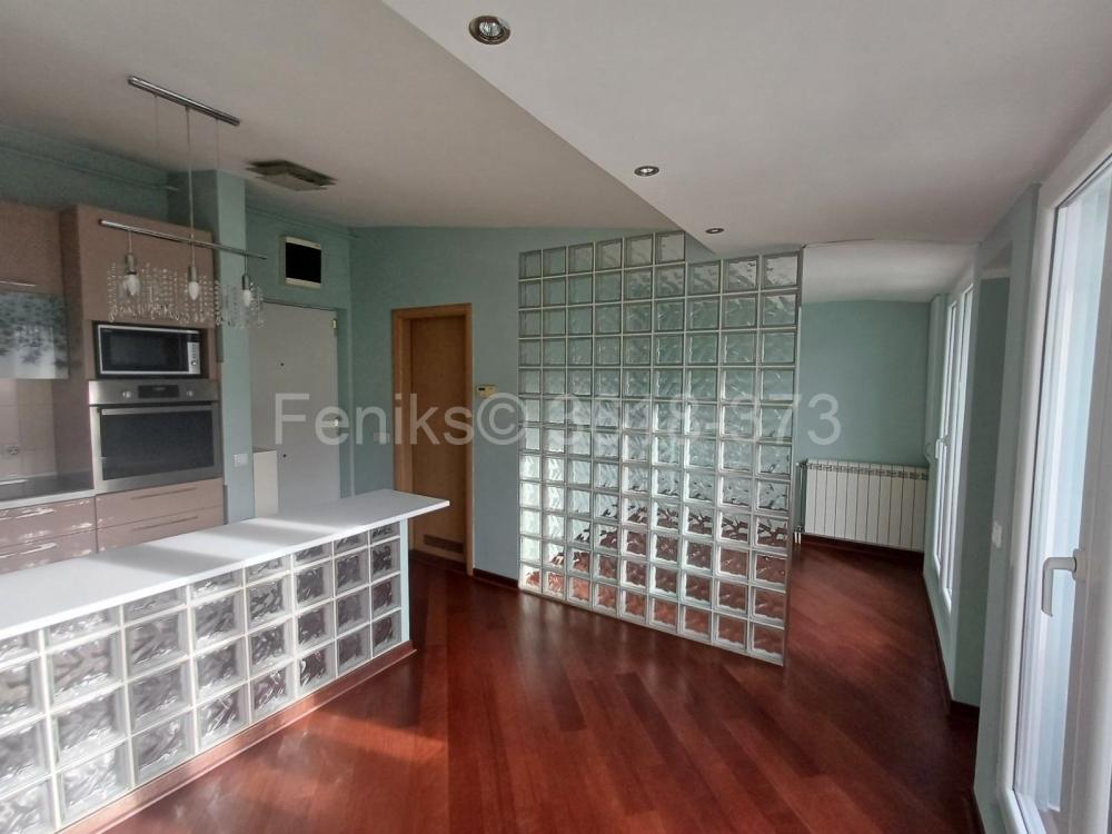 Stan na prodaju u Beogradu, Mirijevo, jednoiposoban, 30m2, cena 72000 evra