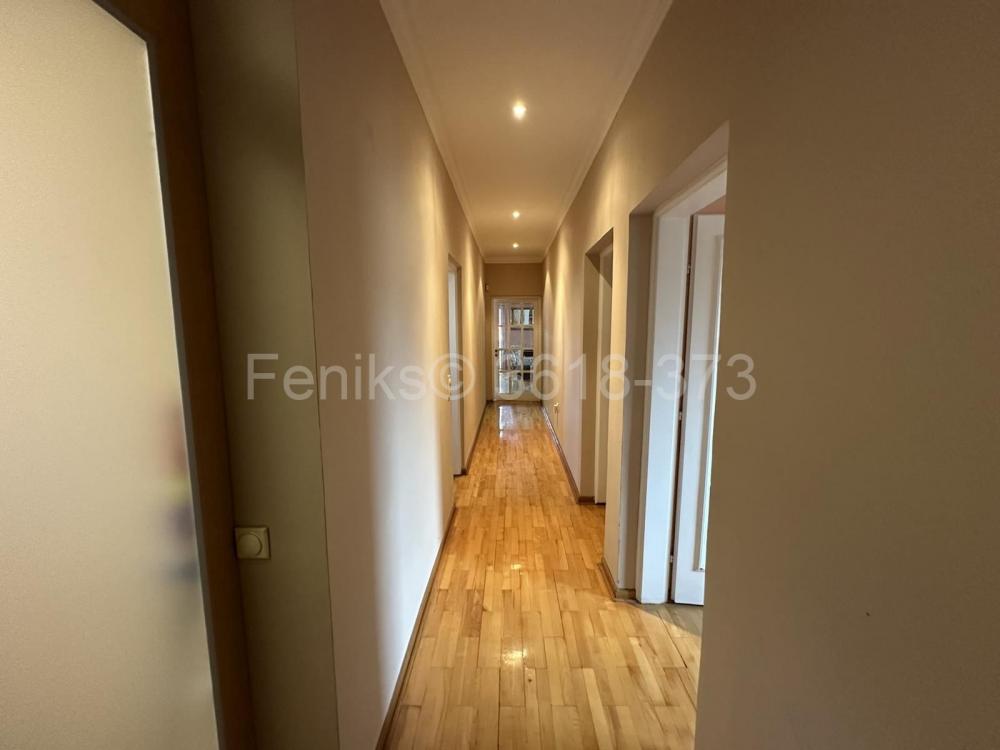 Stan na prodaju u Beogradu, Banovo brdo, 245m2, cena 637000 evra