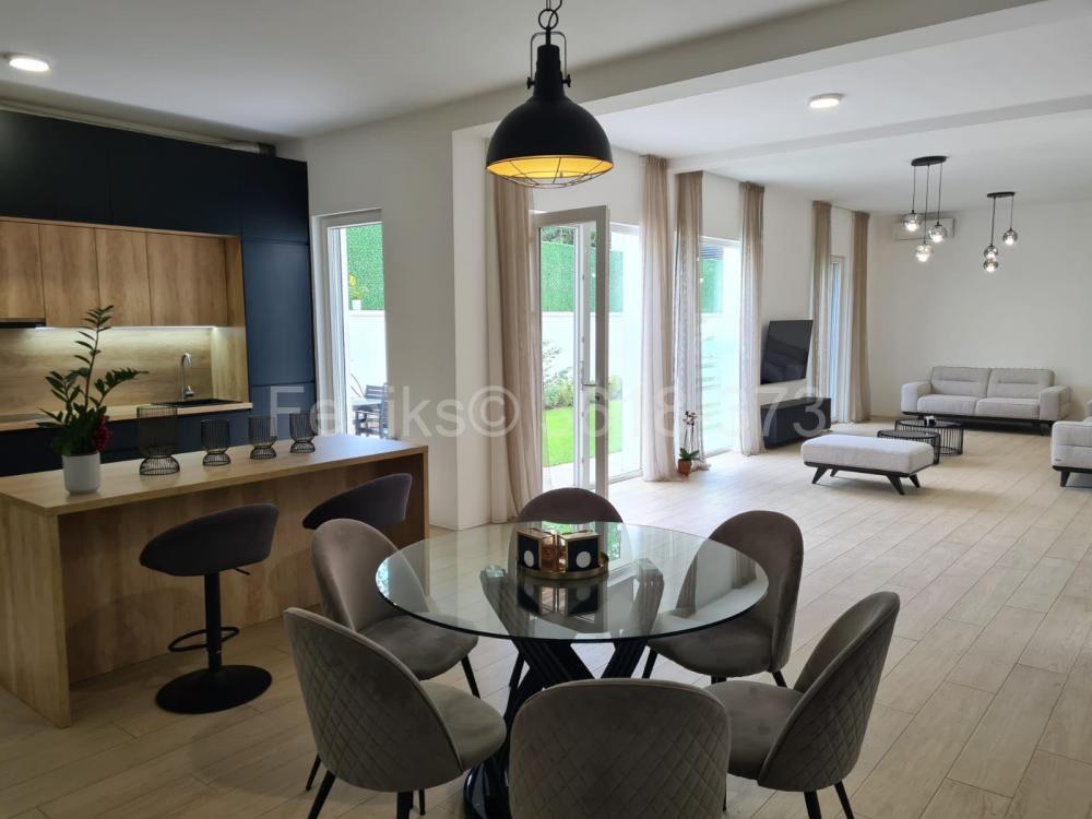 Stan na prodaju u Beogradu, Dedinje, 220m2, cena 950000 evra