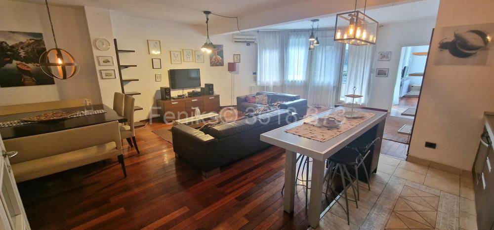 Stan na prodaju u Beogradu, Kalenić pijaca, trosoban, 103m2, cena 398900 evra