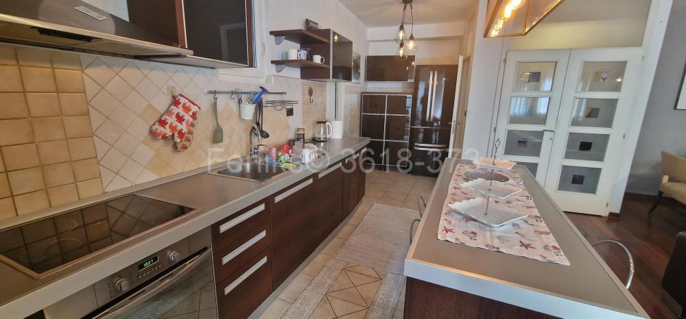 Stan na prodaju u Beogradu, Kalenić pijaca, trosoban, 103m2, cena 398900 evra