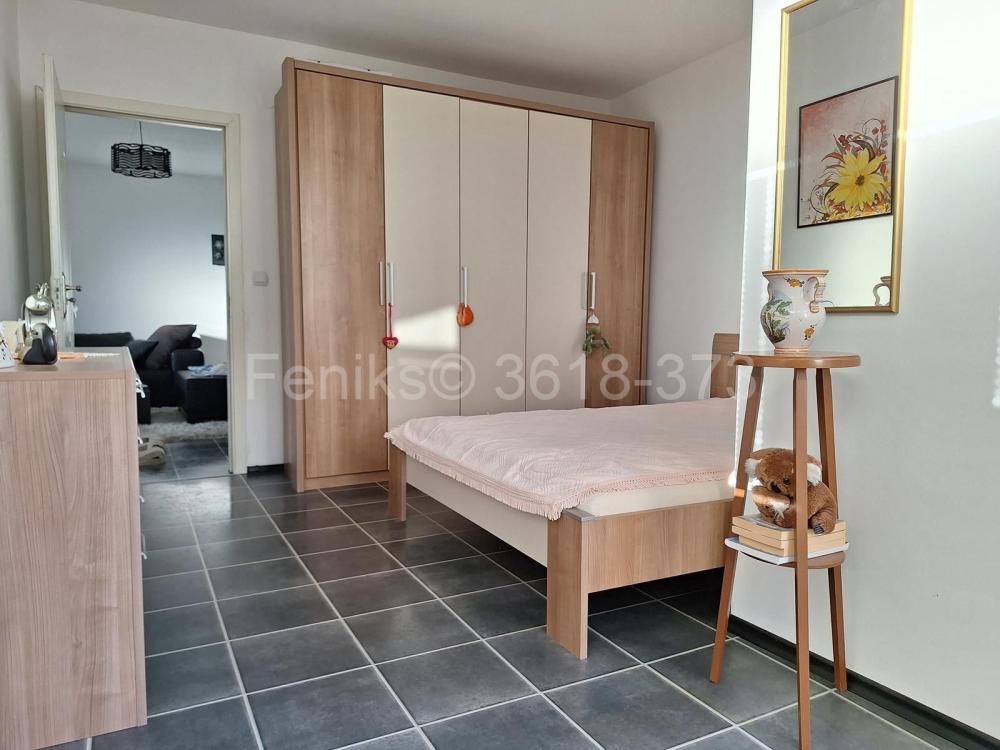 Stan na prodaju u Beogradu, Cvetanova ćuprija, dvoiposoban, 83m2, cena 180000 evra
