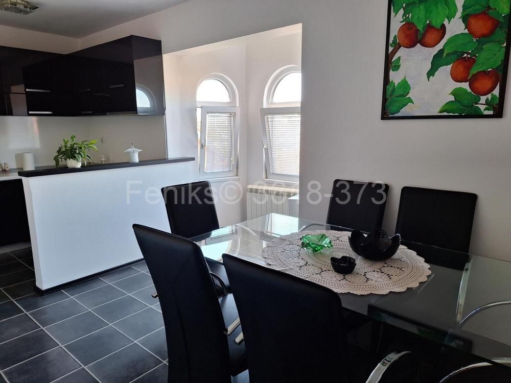 Stan na prodaju u Beogradu, Cvetanova ćuprija, dvoiposoban, 83m2, cena 180000 evra