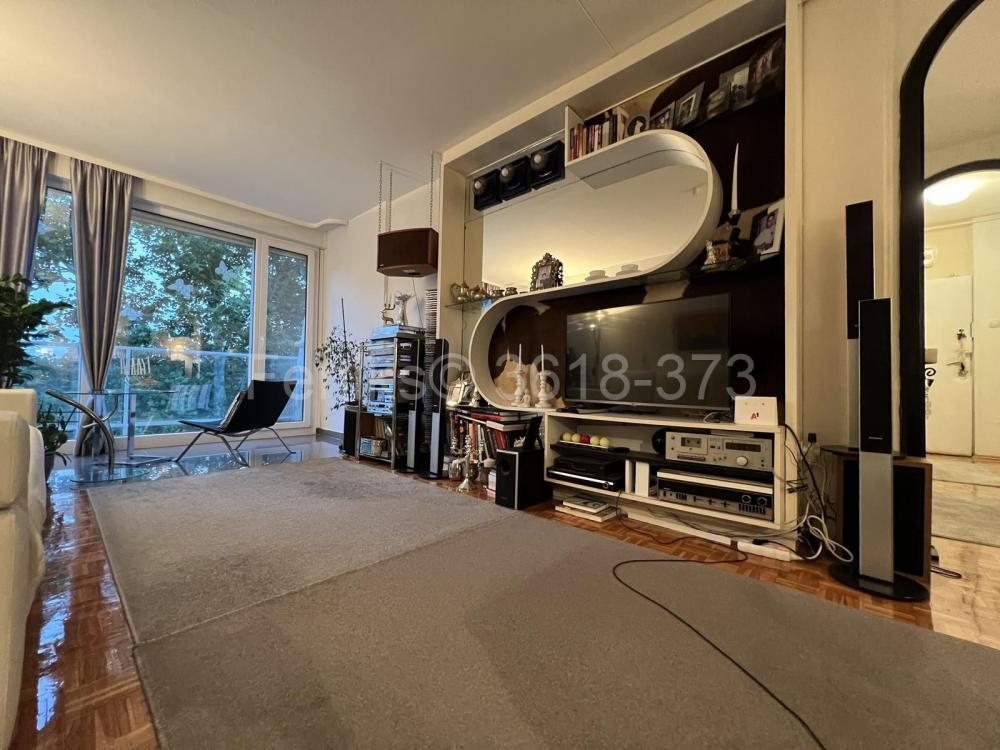 Stan na prodaju u Beogradu, dvosoban, 66m2, cena 250000 evra