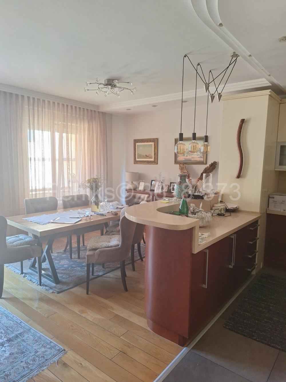 Stan na prodaju u Beogradu, Vračar (Hram), dvosoban, 74m2, cena 370000 evra