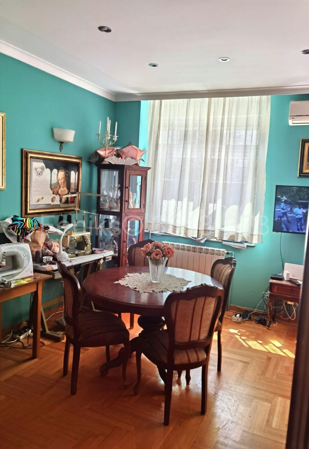 Stan na prodaju u Beogradu, Đeram pijaca, trosoban, 111m2, cena 335000 evra