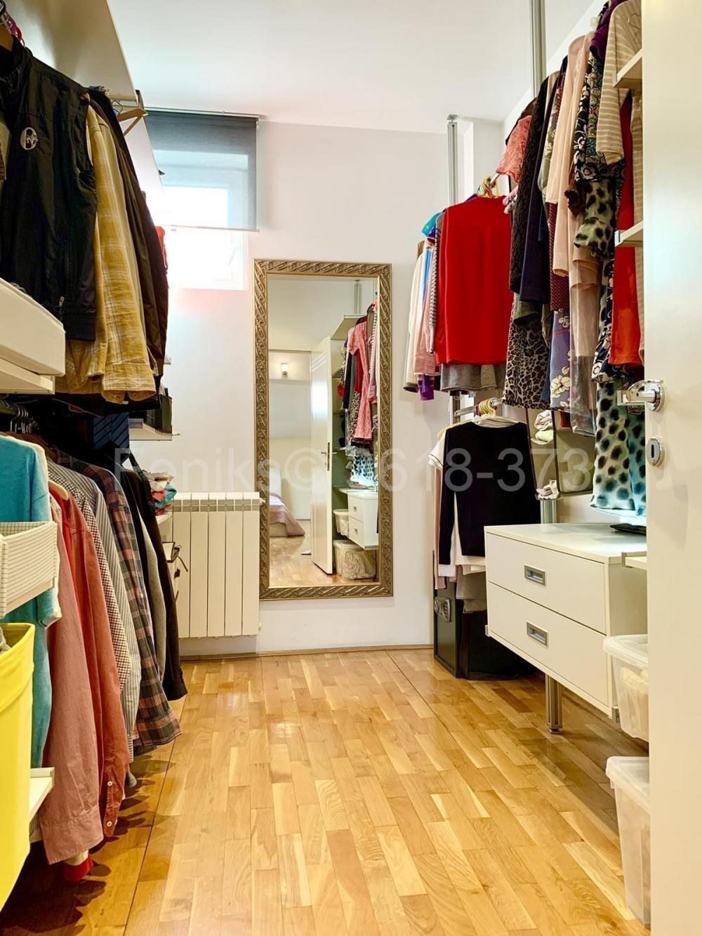 Stan na prodaju u Beogradu, Cvetkova pijaca, cetvorosoban, 157m2, cena 380000 evra
