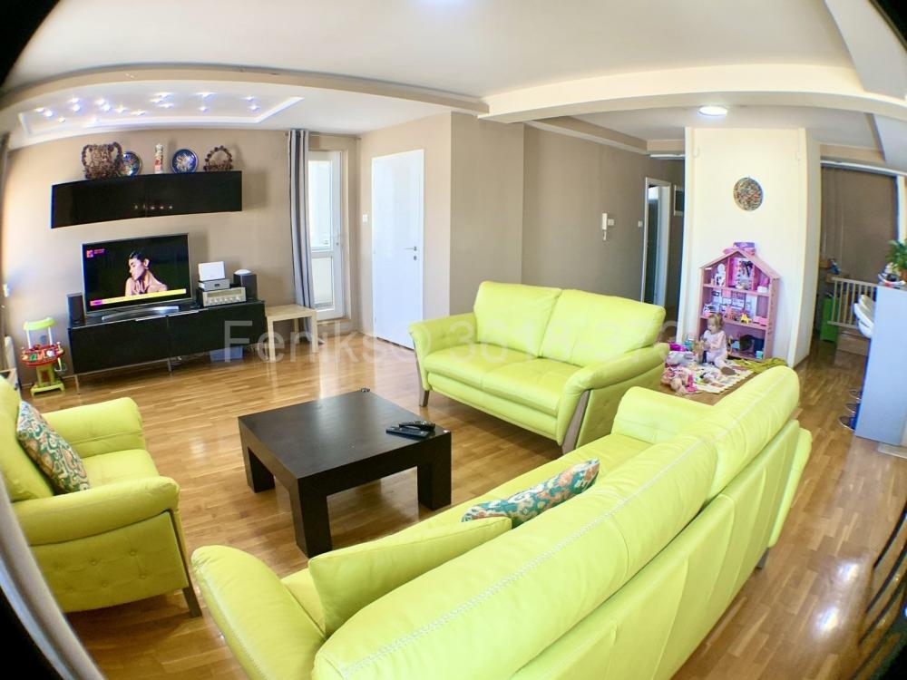 Stan na prodaju u Beogradu, Cvetkova pijaca, cetvorosoban, 157m2, cena 380000 evra