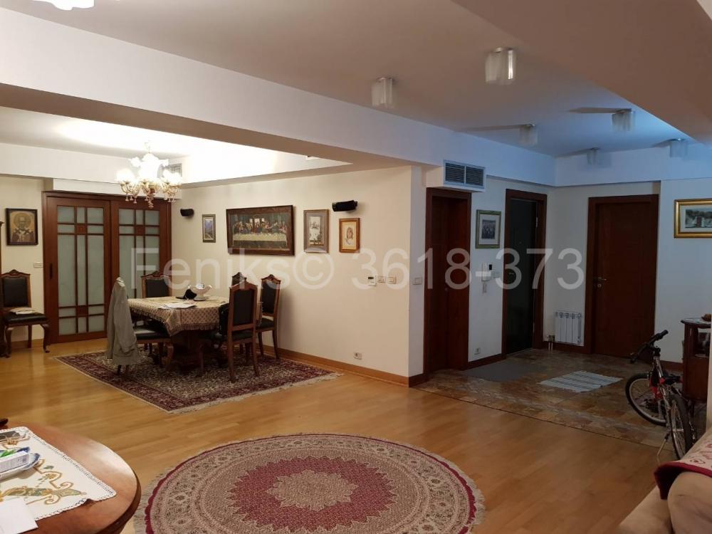 Stan na prodaju u Beogradu, Zvezdara, 220m2, cena 880000 evra