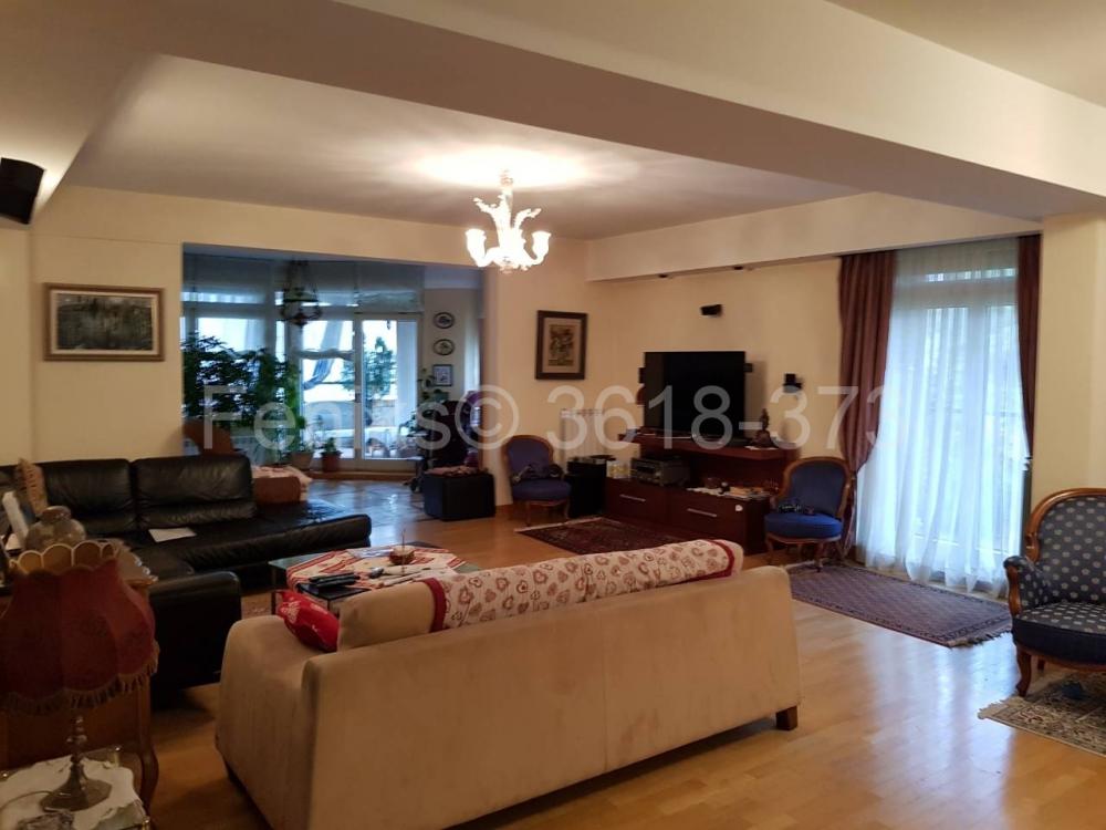 Stan na prodaju u Beogradu, Zvezdara, 220m2, cena 880000 evra