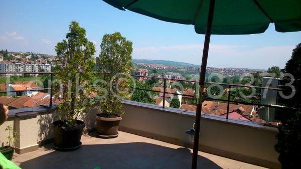 Stan na prodaju u Beogradu, Petlovo brdo, troiposoban, 130m2, cena 230000 evra