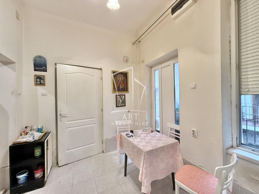 Stan na prodaju u Beogradu, Stari grad, dvosoban, 54m2, cena 160000 evra