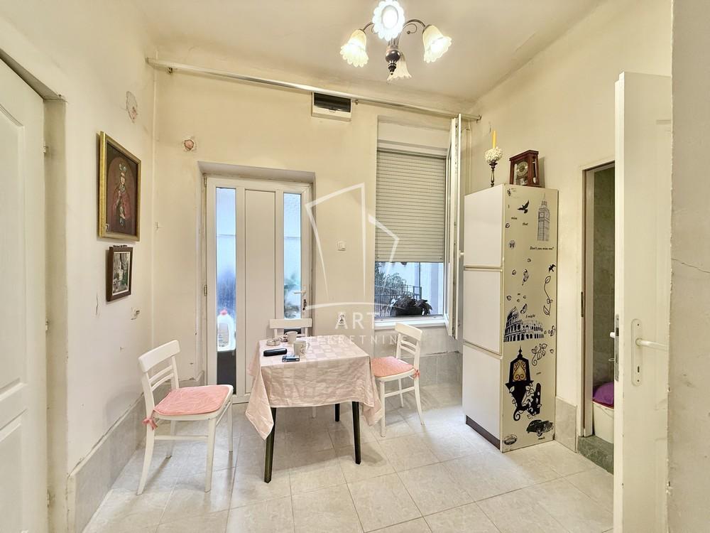 Stan na prodaju u Beogradu, Stari grad, dvosoban, 54m2, cena 160000 evra