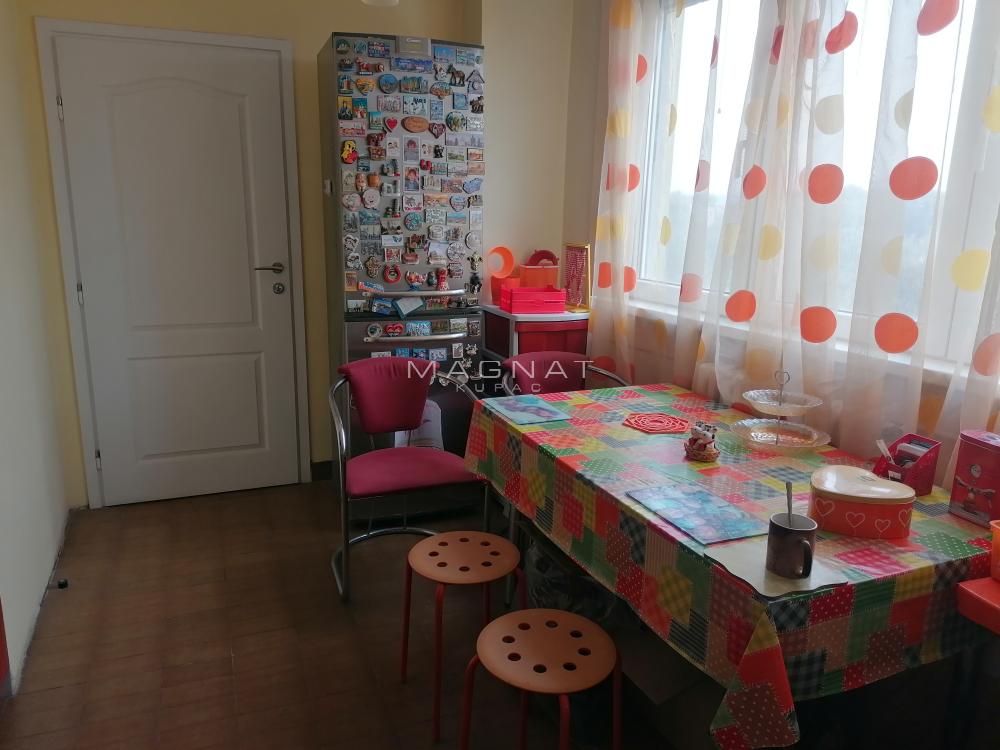 Stan na prodaju u Beogradu, Marije Bursać, dvoiposoban, 62m2, cena 169900 evra