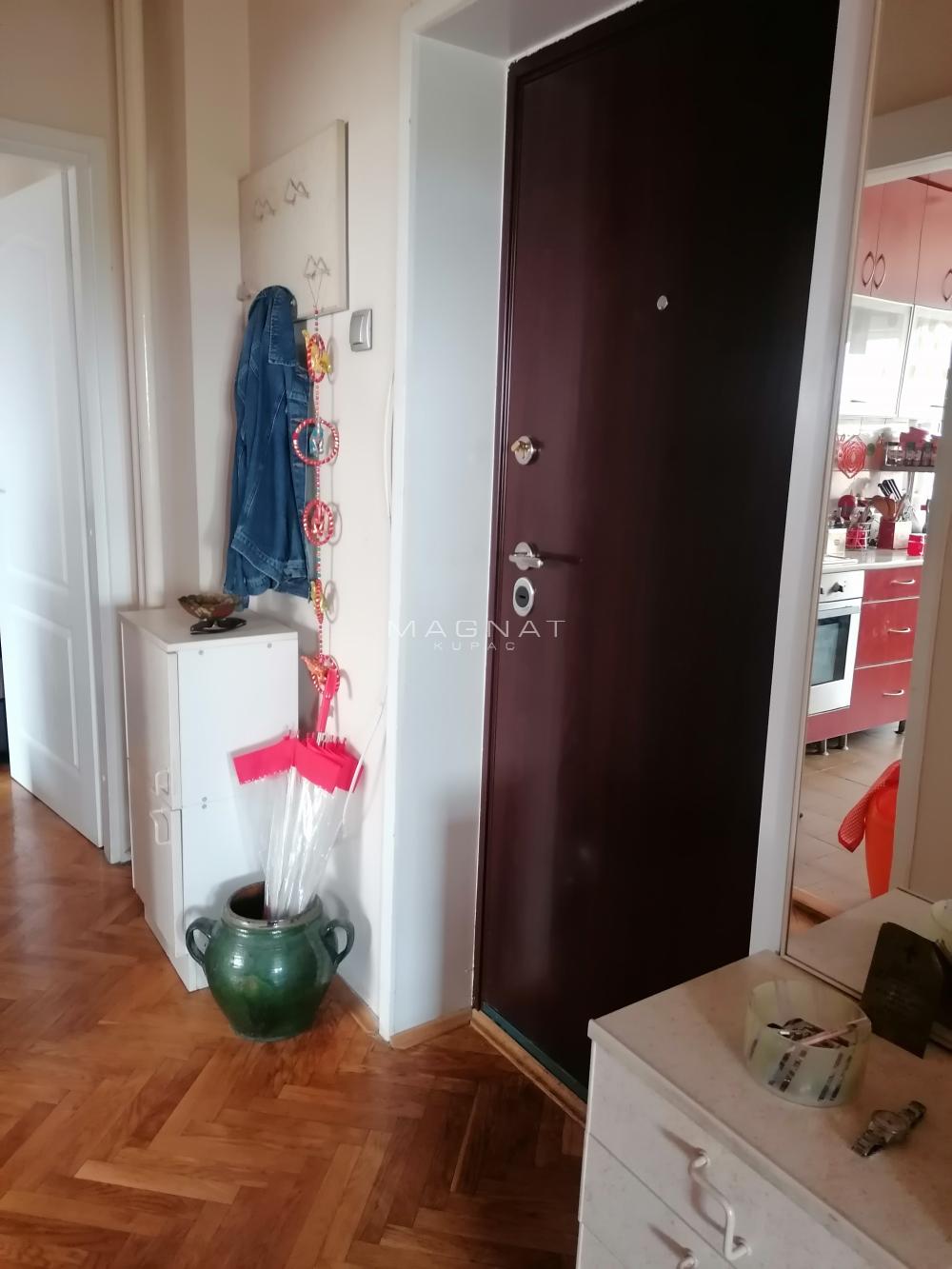 Stan na prodaju u Beogradu, Marije Bursać, dvoiposoban, 62m2, cena 169900 evra