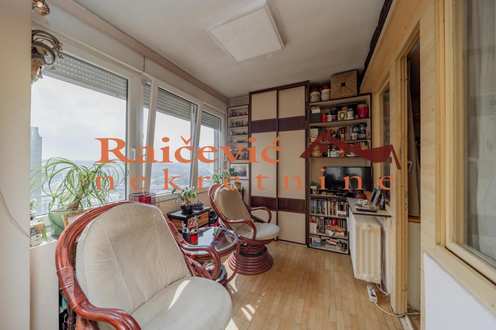 Stan na prodaju u Beogradu, Novi Beograd blok 23, dvoiposoban, 70m2, cena 260000 evra