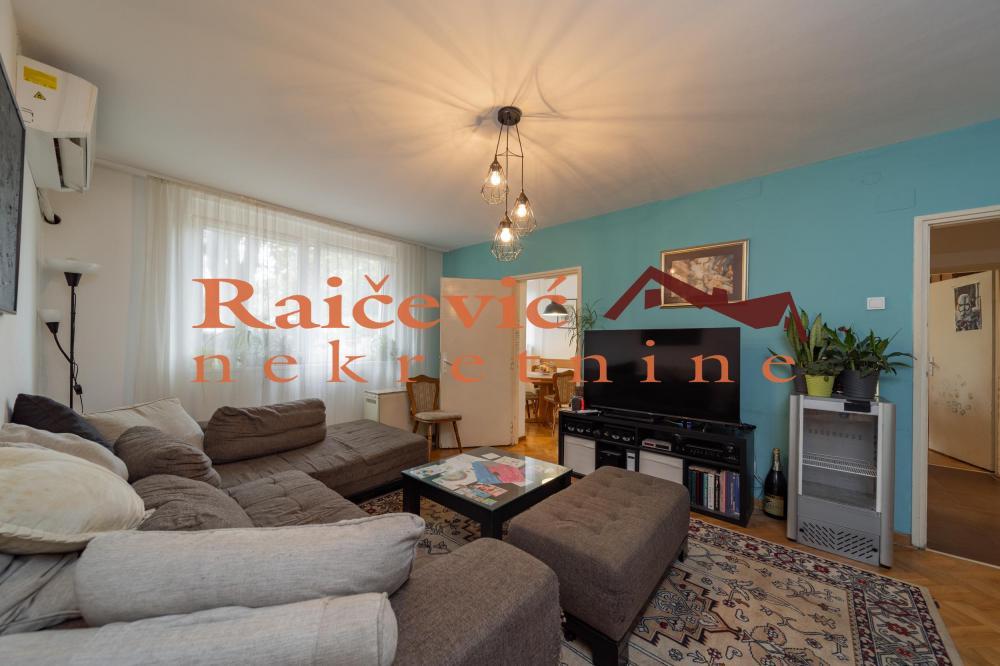 Stan na prodaju u Beogradu, Braće Jerković, trosoban, 71m2, cena 195000 evra