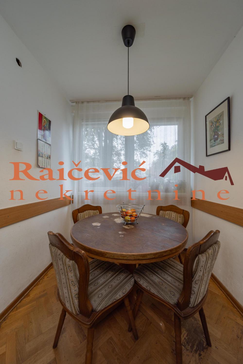 Stan na prodaju u Beogradu, Braće Jerković, trosoban, 71m2, cena 195000 evra