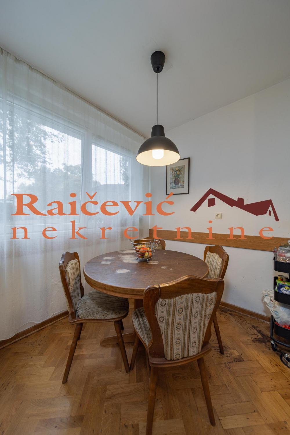 Stan na prodaju u Beogradu, Braće Jerković, trosoban, 71m2, cena 195000 evra