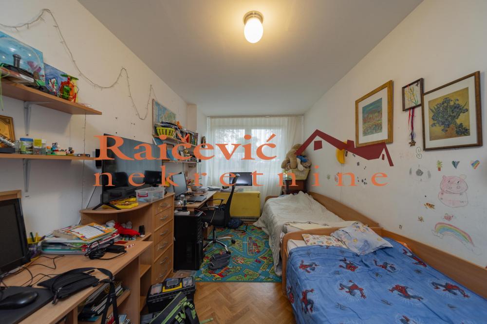 Stan na prodaju u Beogradu, Braće Jerković, trosoban, 71m2, cena 195000 evra