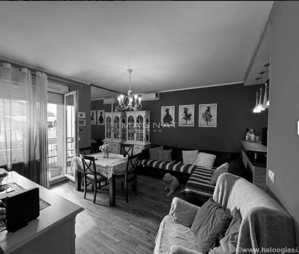 Stan na prodaju u Beogradu, Voždovac, trosoban, 70m2, cena 217000 evra