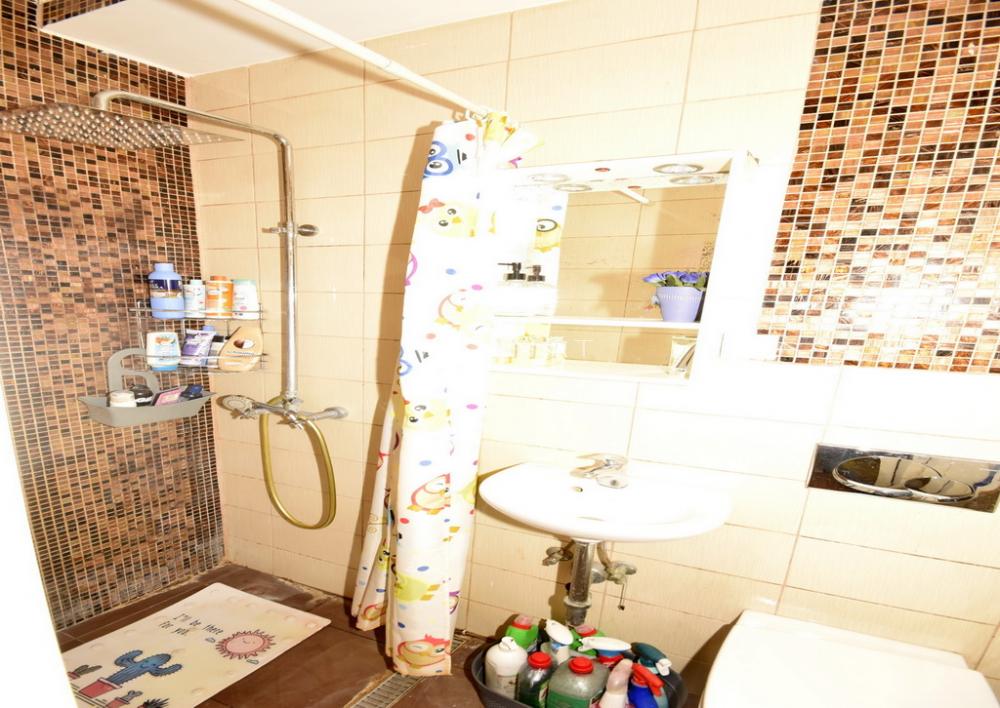 Stan na prodaju u Beogradu, Voždovac, trosoban, 70m2, cena 217000 evra