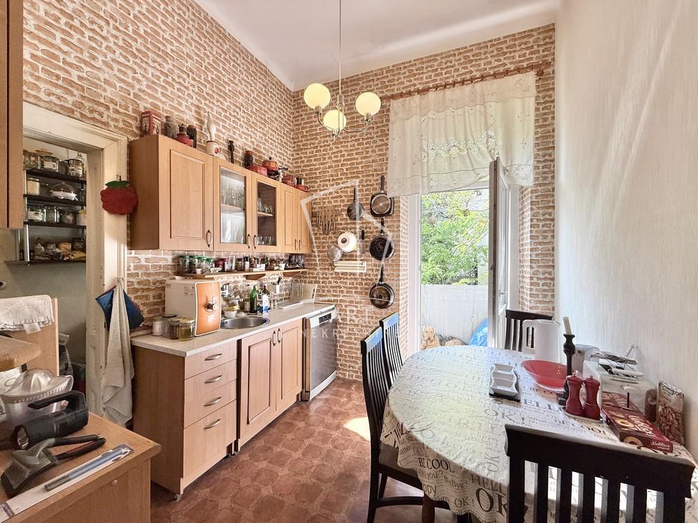 Stan na prodaju u Beogradu, Stari grad, trosoban, 77m2, cena 280000 evra