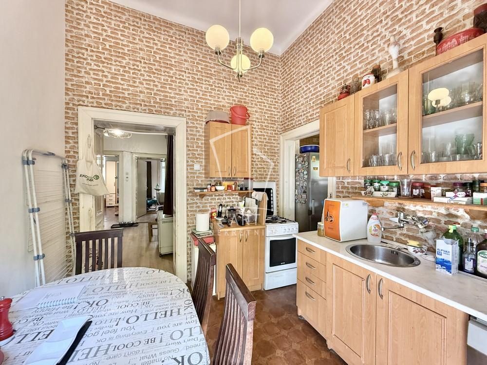 Stan na prodaju u Beogradu, Stari grad, trosoban, 77m2, cena 280000 evra