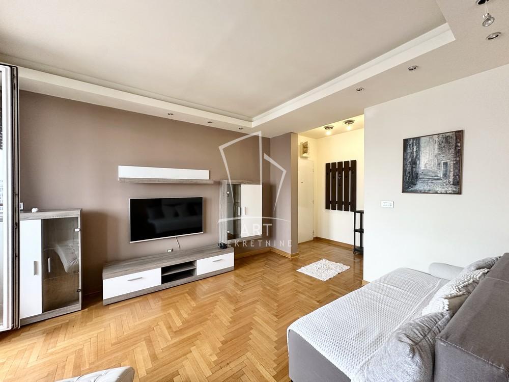 Stan na prodaju u Beogradu, Novi Beograd blok 22, dvosoban, 65m2, cena 249900 evra