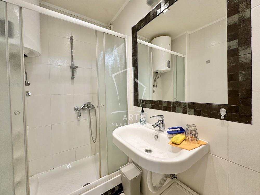Stan na prodaju u Beogradu, Novi Beograd blok 22, dvosoban, 65m2, cena 249900 evra