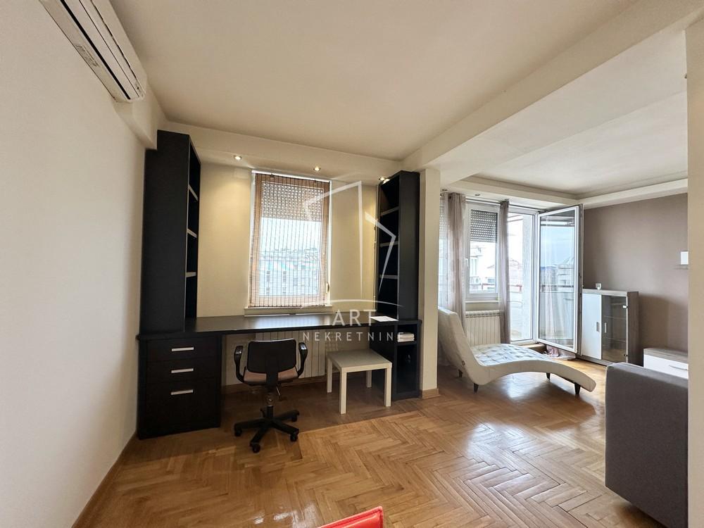 Stan na prodaju u Beogradu, Novi Beograd blok 22, dvosoban, 65m2, cena 249900 evra