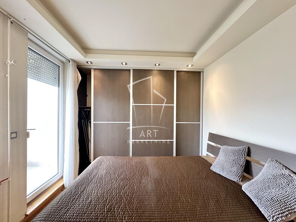 Stan na prodaju u Beogradu, Novi Beograd blok 22, dvosoban, 65m2, cena 249900 evra