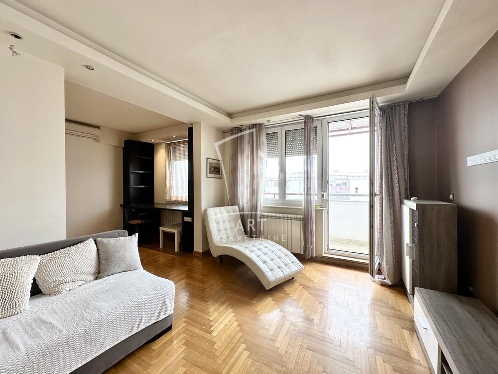 Stan na prodaju u Beogradu, Novi Beograd blok 22, dvosoban, 65m2, cena 249900 evra