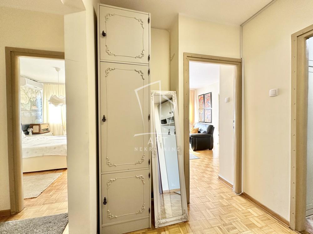 Stan na prodaju u Beogradu, Mirijevo, dvosoban, 60m2, cena 180000 evra