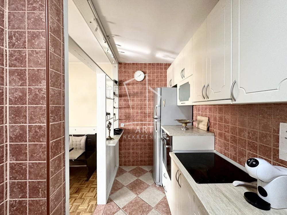 Stan na prodaju u Beogradu, Mirijevo, dvosoban, 60m2, cena 180000 evra