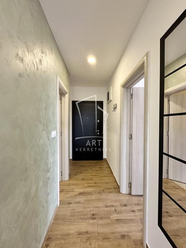Stan na prodaju u Beogradu, Novi Beograd, dvoiposoban, 58m2, cena 165000 evra