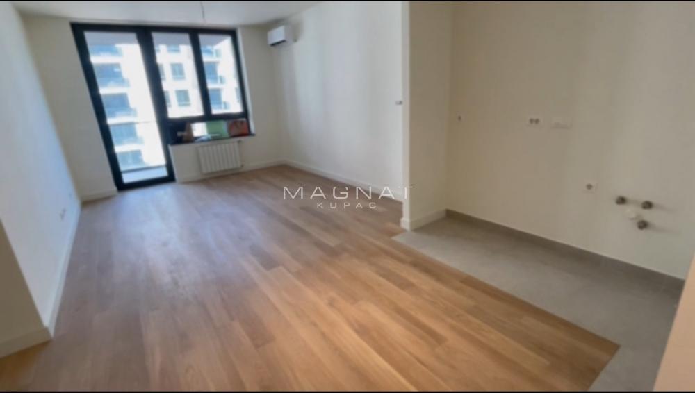 Stan na prodaju u Beogradu, Stari grad, trosoban, 73m2, cena 306000 evra