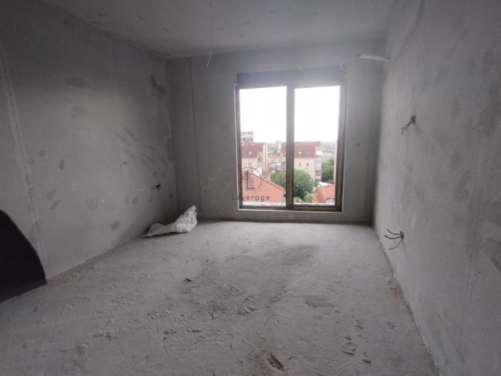 Stan na prodaju u Beogradu, Cvetkova pijaca, dvoiposoban, 71m2, cena 198000 evra