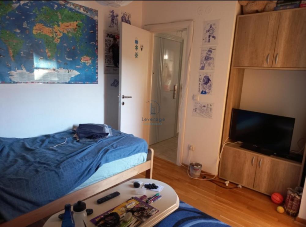 Stan na prodaju u Beogradu, Cvetanova ćuprija, dvoiposoban, 53m2, cena 135000 evra