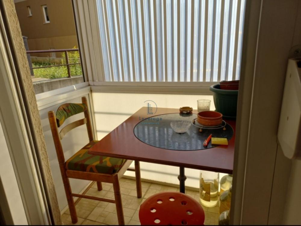 Stan na prodaju u Beogradu, Cvetanova ćuprija, dvoiposoban, 53m2, cena 135000 evra