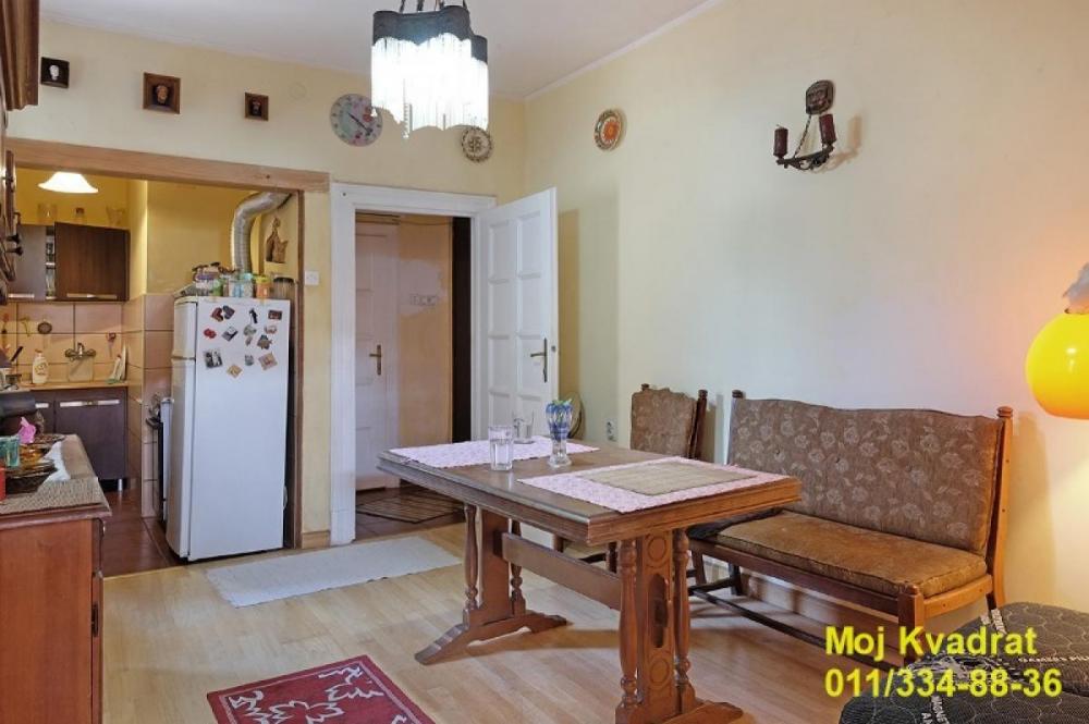 Stan na prodaju u Beogradu, Terazije, trosoban, 88m2, cena 450000 evra