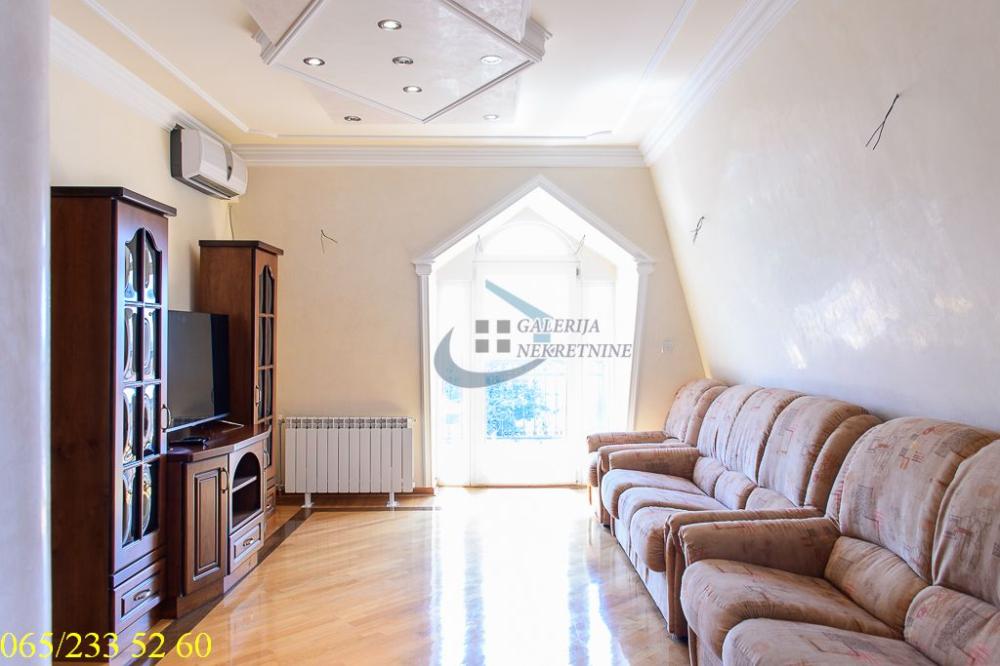 Stan na prodaju u Beogradu, Voždovac, cetvorosoban, 99m2, cena 247500 evra